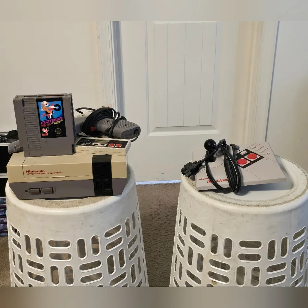 NES Grey Bundle. No Power or AV. 2 games Advantage Joystick and Zapper Included. - Picture 1 of 10